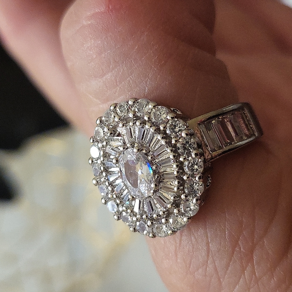 Oval Diamond Simulated Anniversary Ring Size 8 - Picture 17 of 17